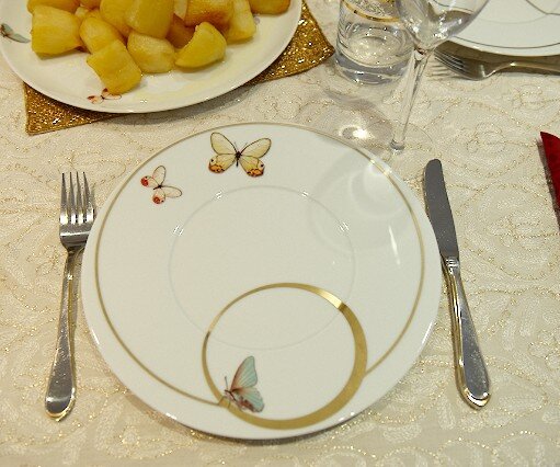 _DSC0044 At the table for Christmas Day lunch.