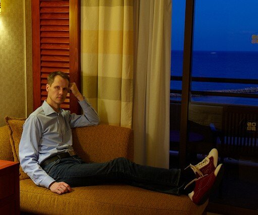 _DSC0035 Arto in the room at Four Seasons Hotel.