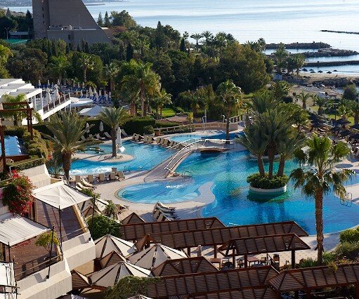 _DSC0089 The pool area at Four Seasons Hotel, as seen from the room.