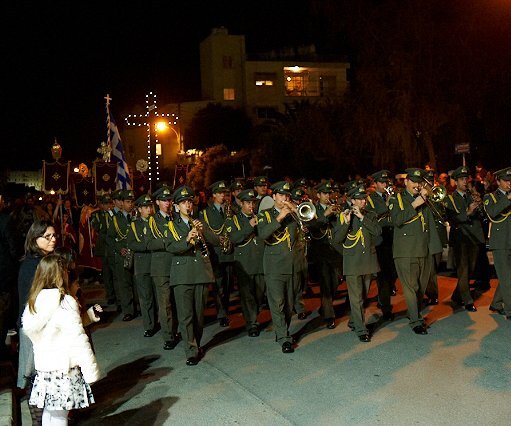 _DSC0033 Military band in the procession of epitaphios, in Pallouriotissa.