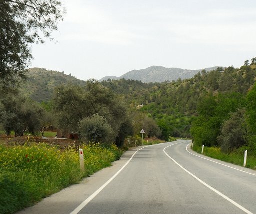 _DSC0015 View on the way to Fikardou.