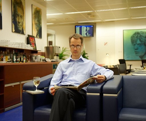 _DSC0022 Arto at the Jet Lounge at Vienna airport.