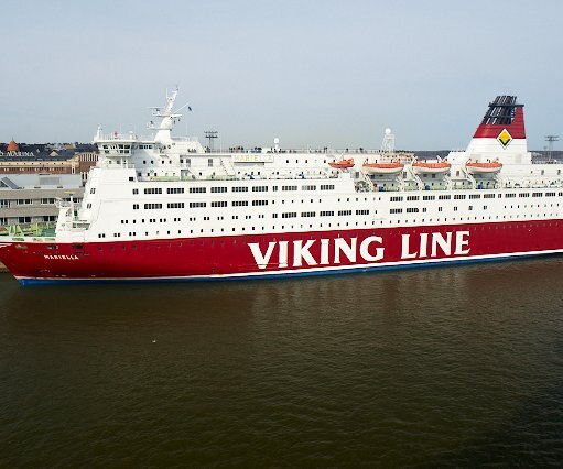 _DSC0188 Viking Line Mariella at Helsinki harbour.