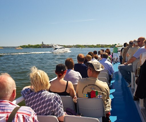 _DSC0240 Going sightseeing by boat.
