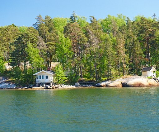 _DSC0252 Small houses by the water.
