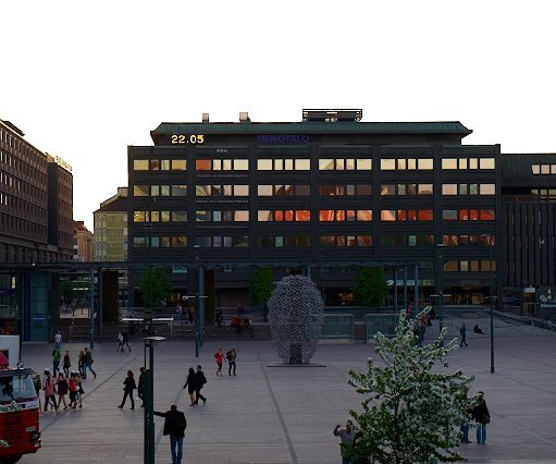 _DSC0143 Light at ten o'clock in the evening, central Helsinki.