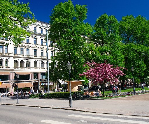 _DSC0171 In central Helsinki, by esplanadi boulevard.