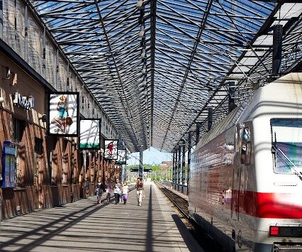 _DSC0043 At the train station in Helsinki, going to Kannelmäki.