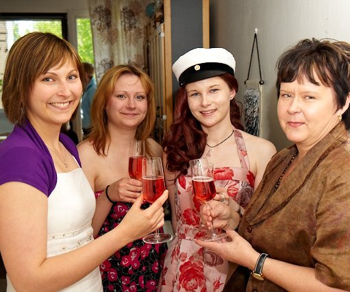 _DSC0072 Saara with friends.