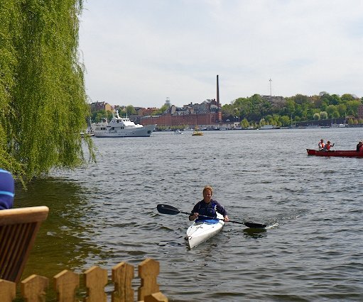 _DSC0031 Arriving by kayak at Mälarpaviljongen.