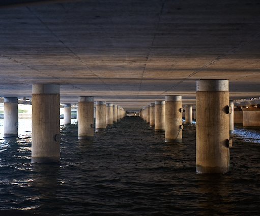 _DSC0037 Under a bridge.