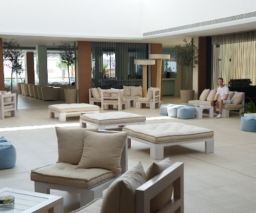 _DSC0003 The lobby at Capo Bay. Arto to the right.