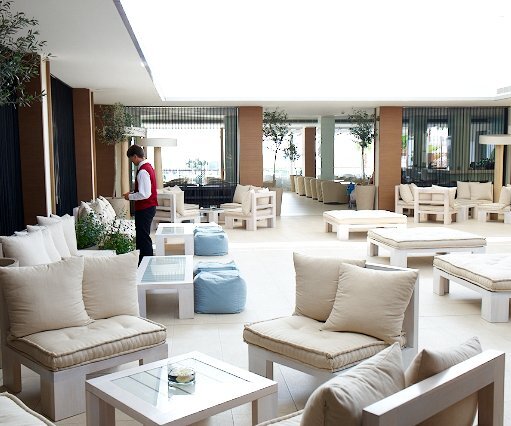 _DSC0012 The lobby at Capo Bay.