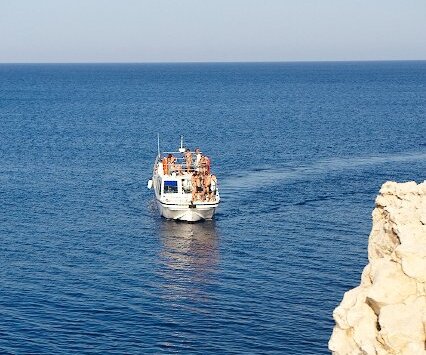 _DSC0072 Boat passing by Cavo Greco.