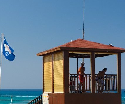 _DSC0102 Coast guards at fig tree bay.
