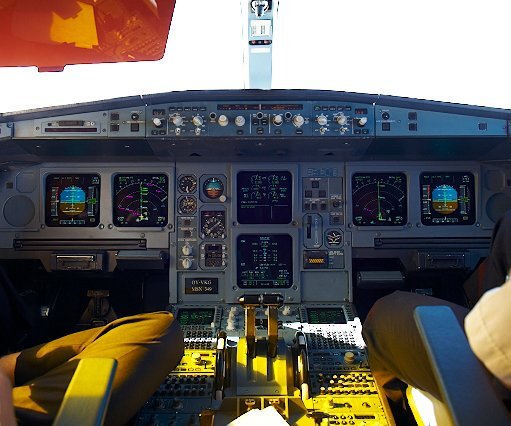 _DSC0022 In the cockpit of the Airbus A330-300.