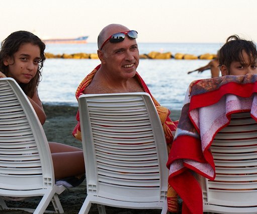 _DSC0068 Ingrid, Nicos and Andreas by the sea in Limassol.