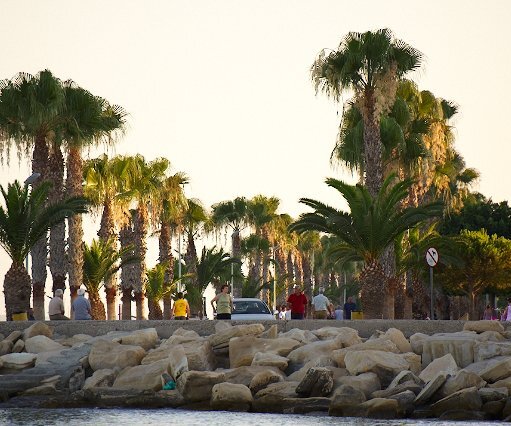 _DSC0073 The seaside promenade in Limassol.