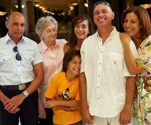 _DSC0015 Markos, mum, Andreas, Ingrid, Nicos and Mina at Hilton hotel.