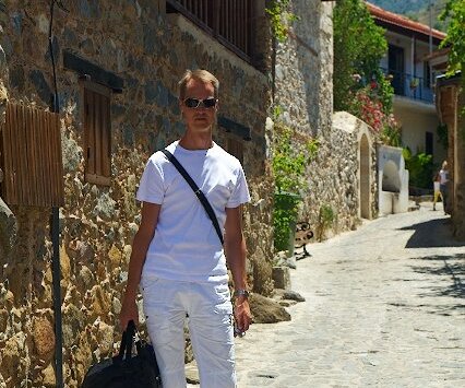 _DSC0028 Arto walking in Kakopetria village.