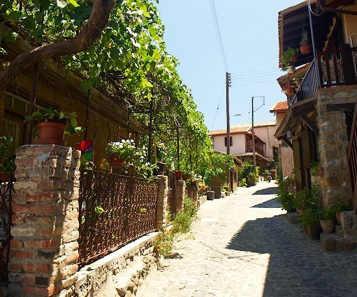 _DSC0035 Street in Kakopetria village.