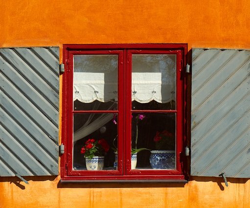 _DSC0042 Window of an old house near Johannes church.