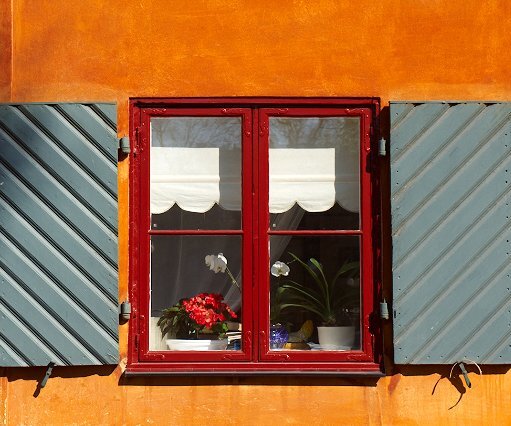 _DSC0044 Window of an old house near Johannes church.