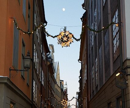 _DSC0010 The narrow streets in the old town, Köpmangatan as seen from Stortorget.