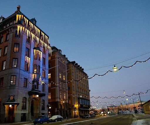_DSC0041 Season's decorations along Skeppsbron.