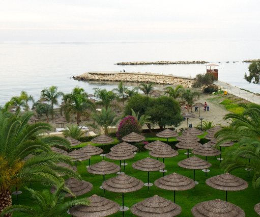 _DSC0030 View over the garden and beach at the Four Seasons Hotel.