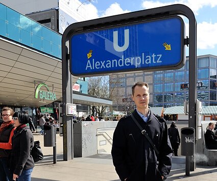 _DSC0065 Arto at Alexanderplatz.