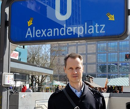 _DSC0066 Arto at Alexanderplatz.