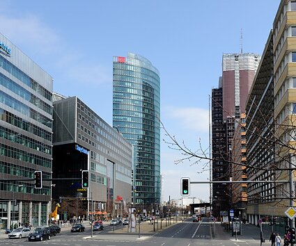 _DSC0029 Potsdamer Platz ahead.