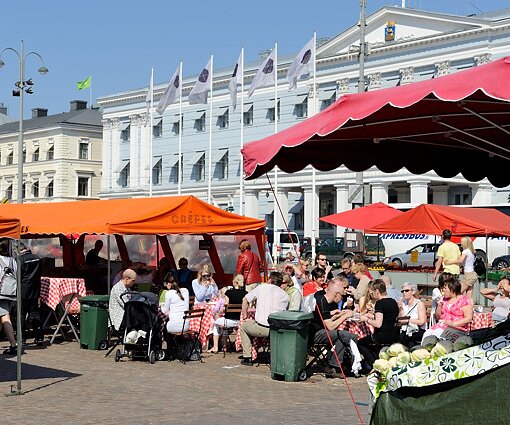 _DSC0014 At the market in Helsinki.