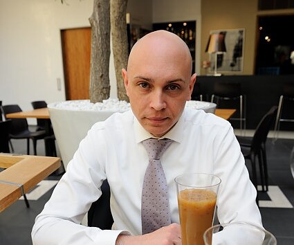 _DSC0043 Markos having iced coffee at F8 at Stockmann.