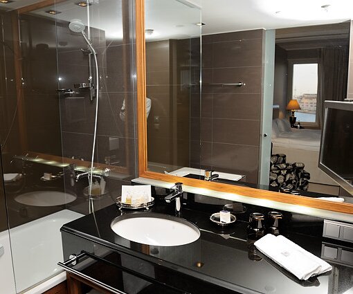 _DSC0063 The bathroom at Hotel Haven.