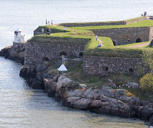 _DSC0081 Passing by Suomenlinna (Sveaborg).