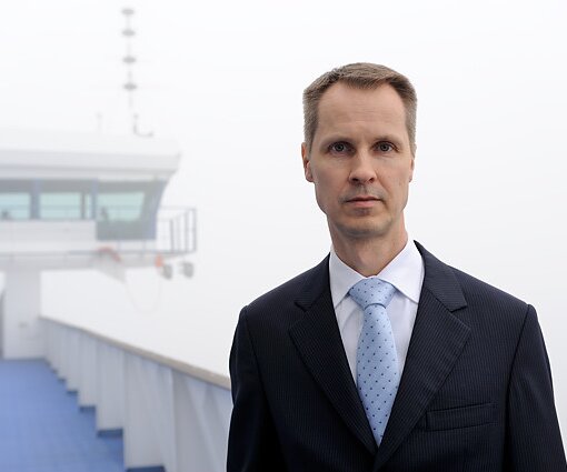 _DSC0059 Arto on board Silja Symphony in fog.