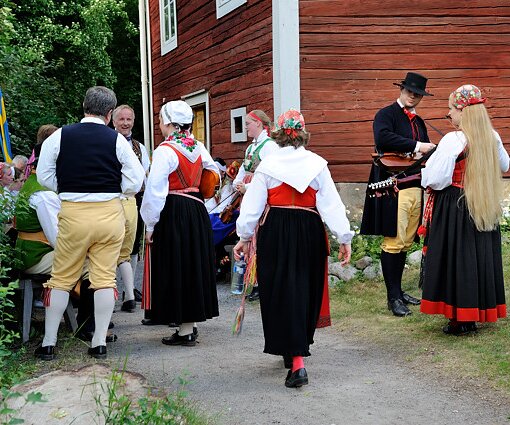 _DSC0004 Band with Swedish national costumes.