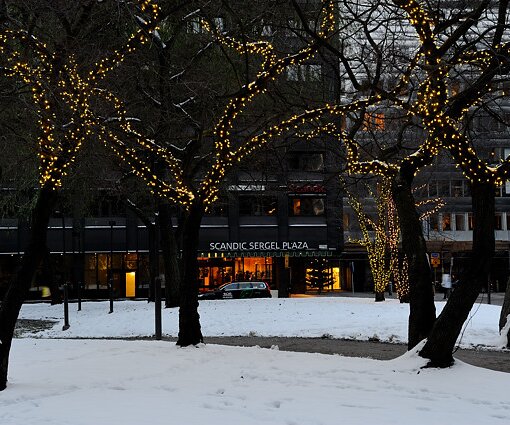 _DSC0017 At Brunkebergs torg, getting dark in the afternoon.