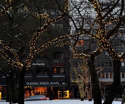 _DSC0018 Snow at Brunkebergs torg.