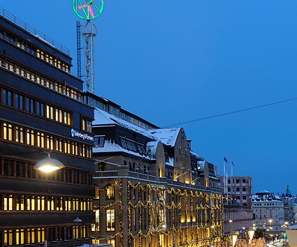 _DSC0048 Kungsgatan and NK department store on a cold November day.