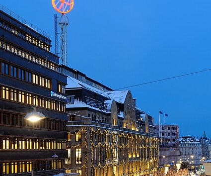 _DSC0050 Kungsgatan and NK department store on a cold November day.