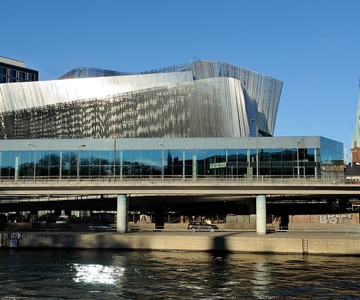 _DSC0035 Stockholm Waterfront building and Congress Center.