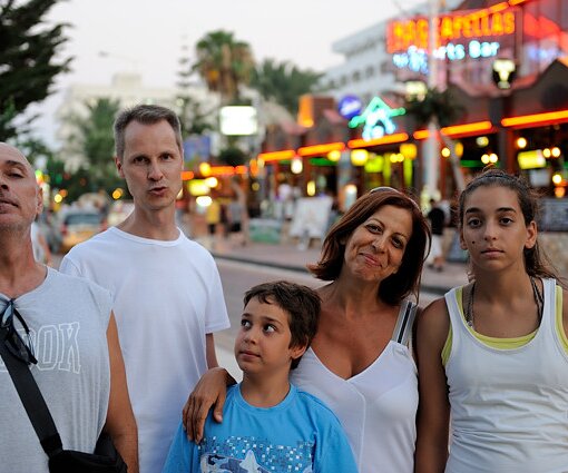 _DSC0008 Nicos, Arto, Andreas, Mina and Ingrid going for a walk in Protaras.