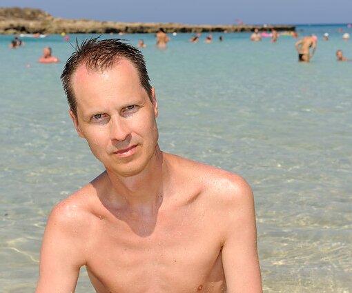 _DSC0049 Arto on the beach at Fig Tree Bay.