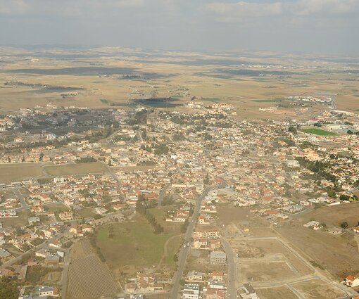 _DSC0042 View of a village while approaching Larnaca.