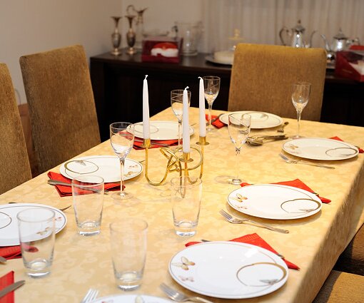 _DSC0086 Table setting for Christmas Eve.