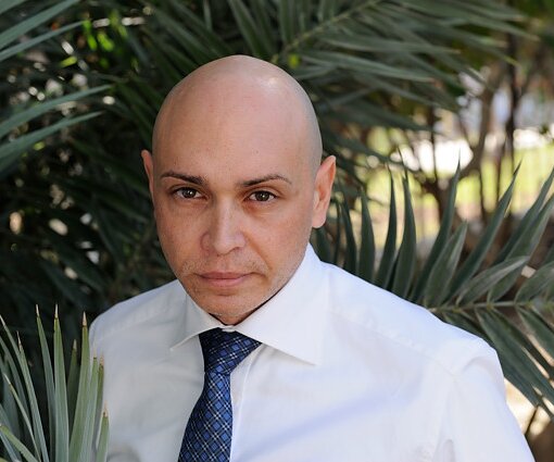 _DSC0014 Markos in the garden.