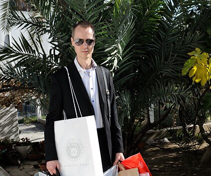 _DSC0024 Arto ready to go to Limassol for Christmas Eve.